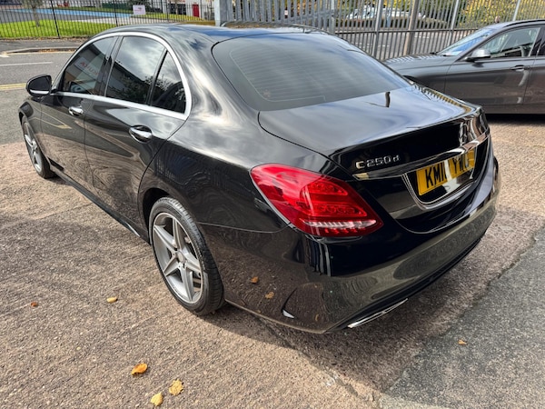 Used Mercedes-Benz C-Class 2018 for sale - 76108839: Photo 2