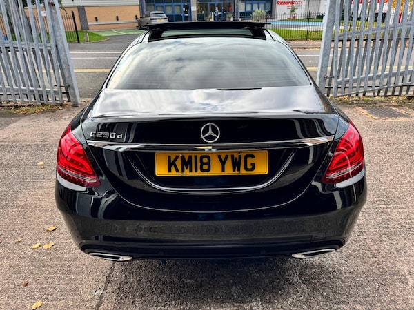 Used Mercedes-Benz C-Class 2018 for sale - 76108839: Photo 9