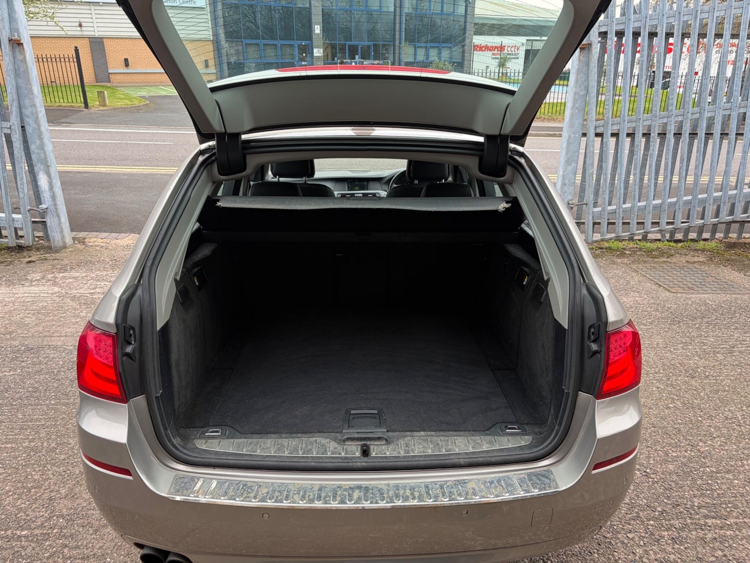 Used BMW 5 Series 2011 for sale - 78204499: Photo 29