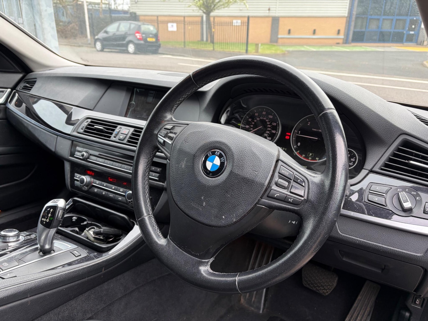 Used BMW 5 Series 2011 for sale - 78204499: Photo 31