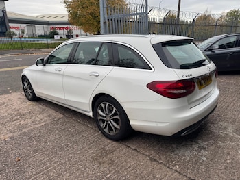 Used Mercedes-Benz C-Class 2015 for sale - 76189778: Photo 2