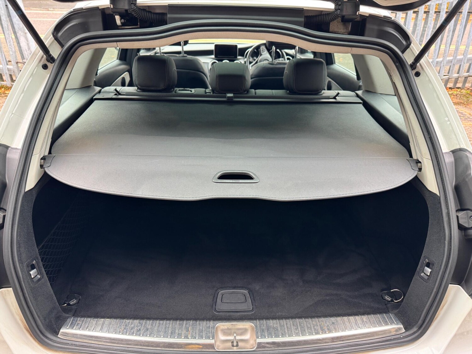 Used Mercedes-Benz C Class 2015 for sale - 76189778: Photo 59