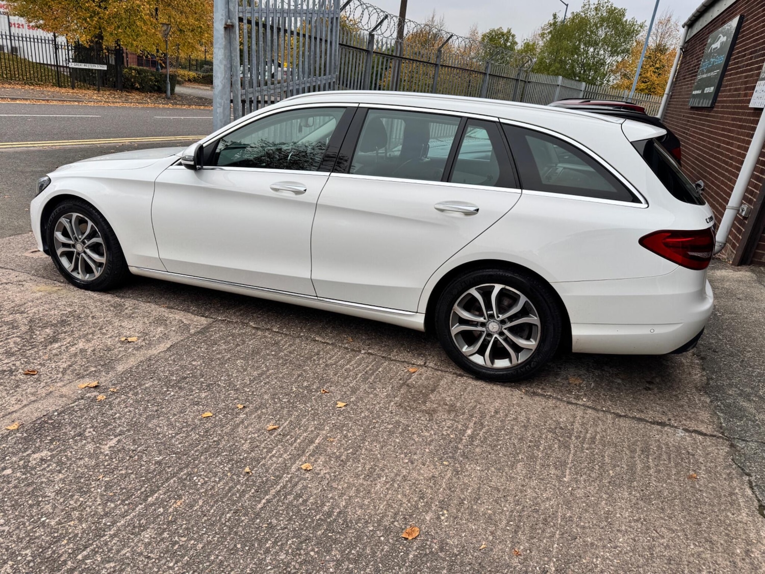 Used Mercedes-Benz C Class 2015 for sale - 76189778: Photo 7