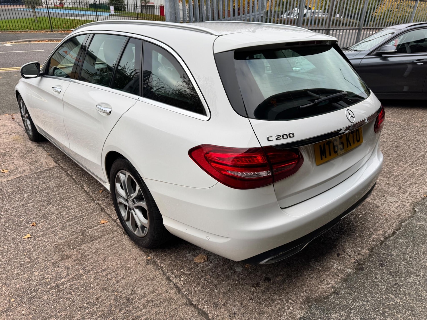 Used Mercedes-Benz C Class 2015 for sale - 76189778: Photo 8