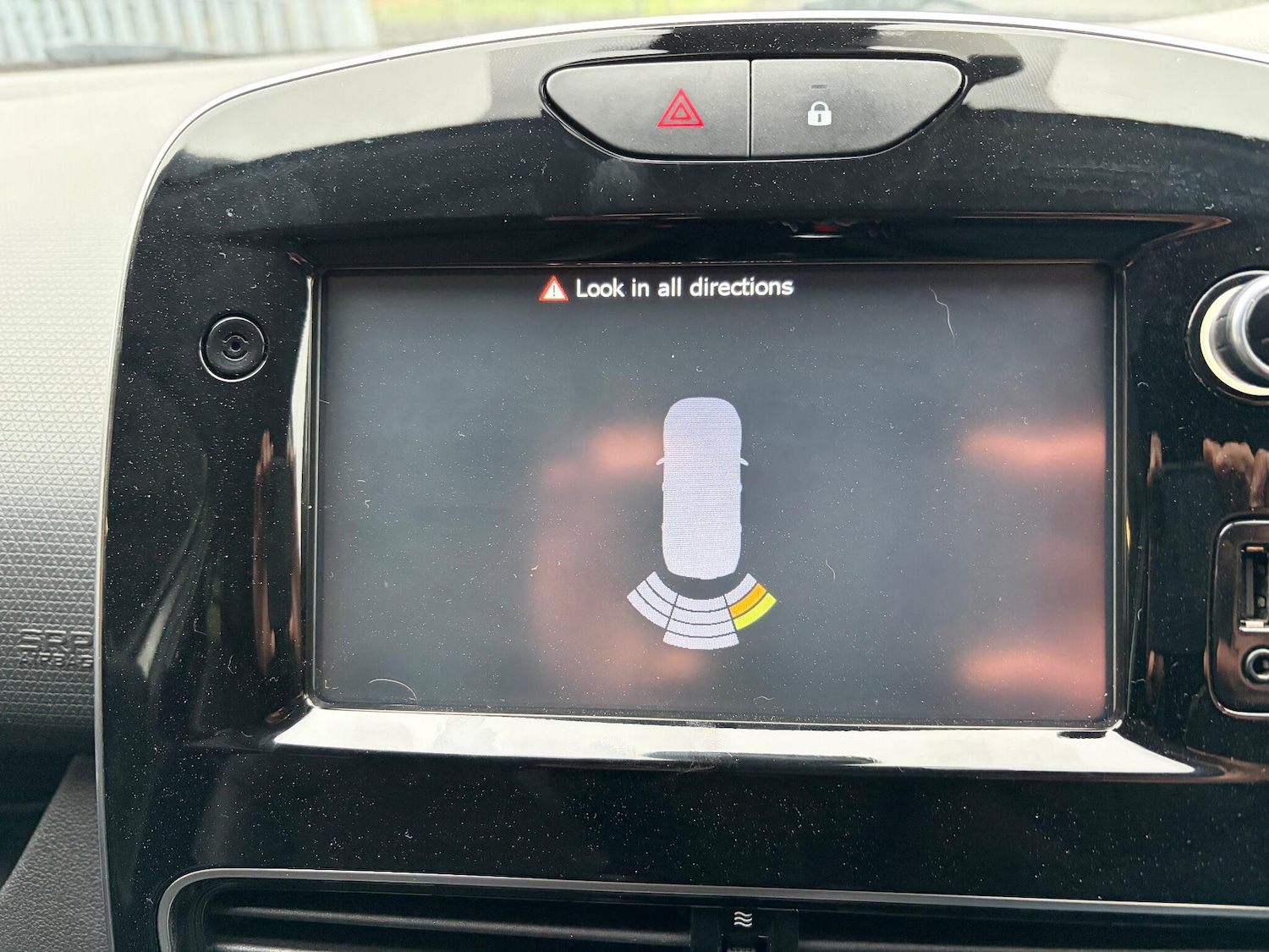 Used Renault Clio 2018 for sale - 77611528: Photo 26