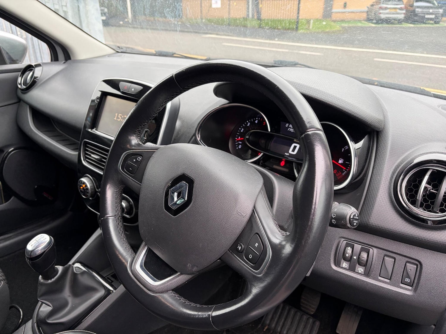 Used Renault Clio 2018 for sale - 77611528: Photo 3
