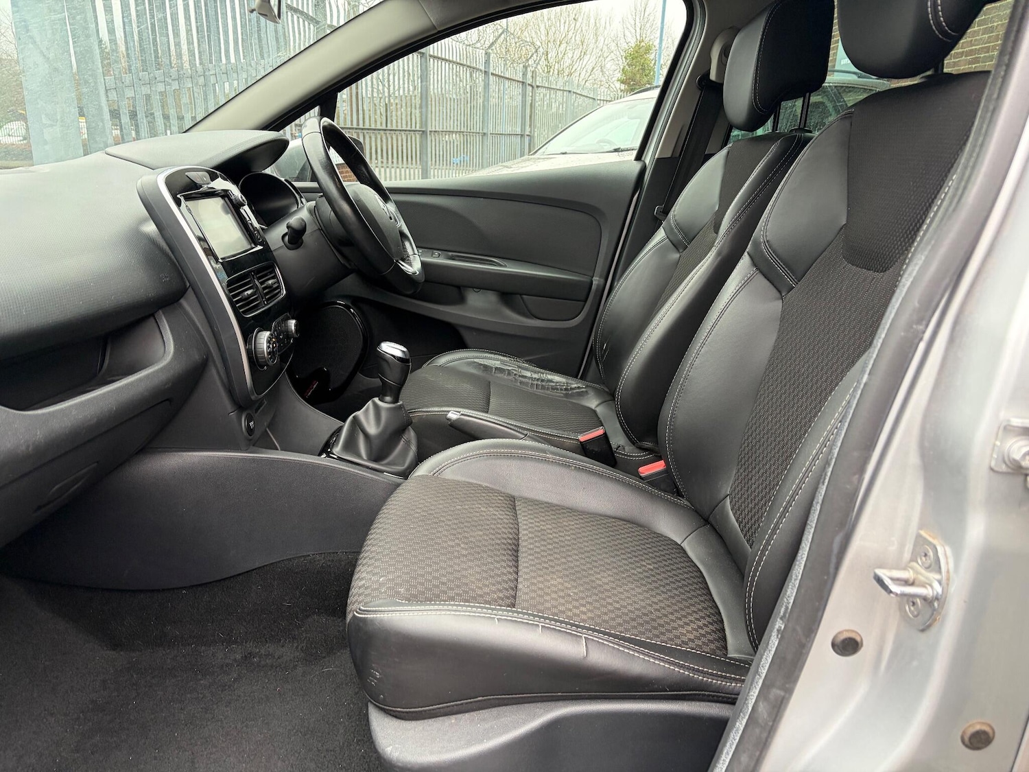 Used Renault Clio 2018 for sale - 77611528: Photo 34