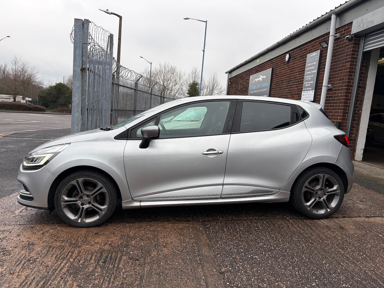 Used Renault Clio 2018 for sale - 77611528: Photo 8