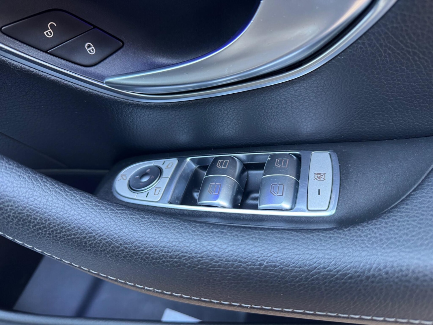 Used Mercedes-Benz E Class for sale - 76619733: Photo 18