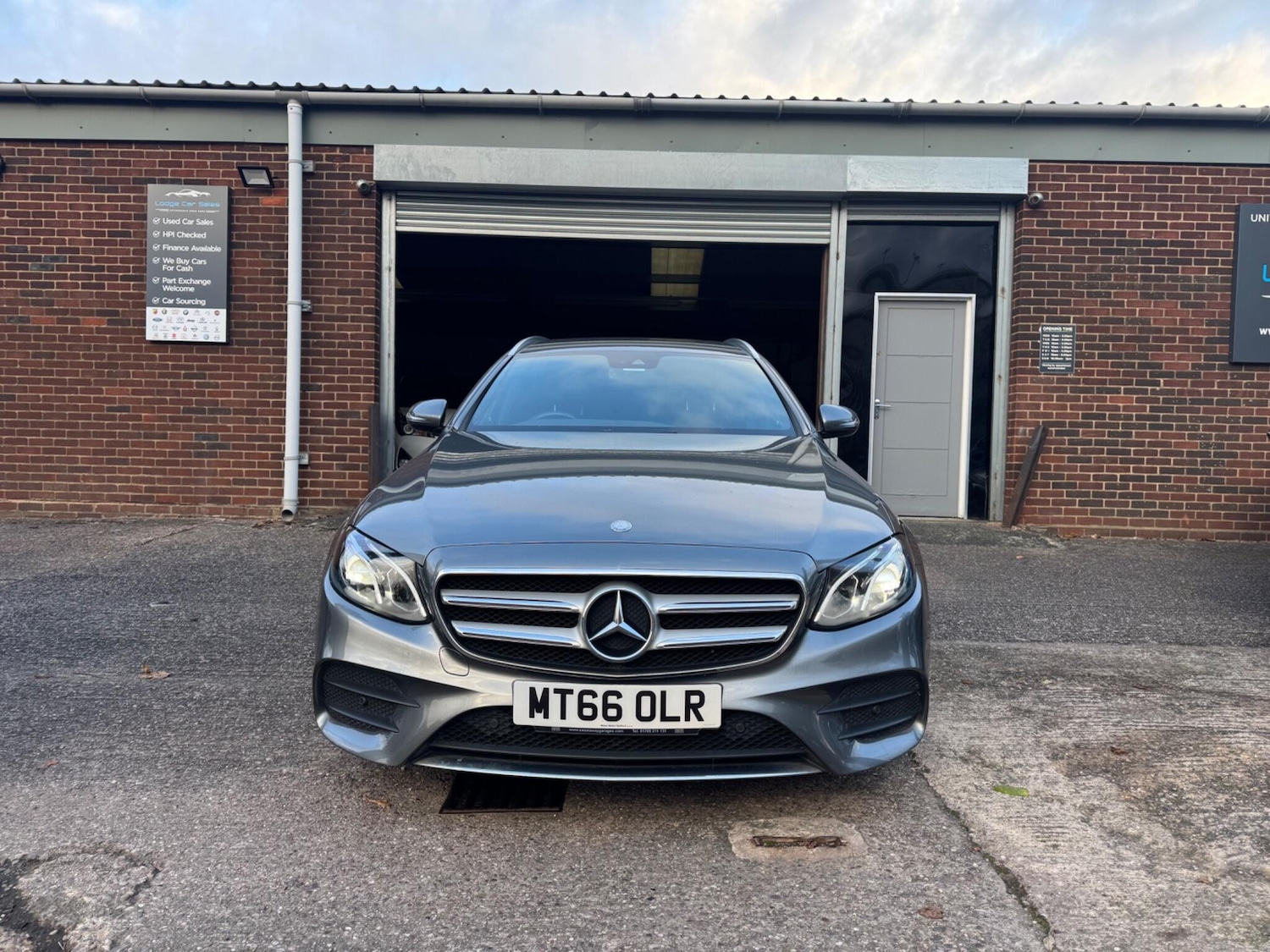 Used Mercedes-Benz E Class for sale - 76619733: Photo 7