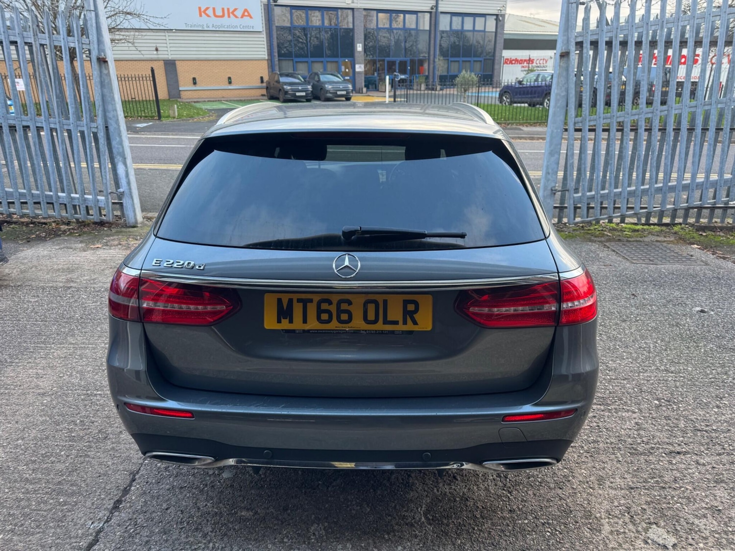 Used Mercedes-Benz E Class for sale - 76619733: Photo 9