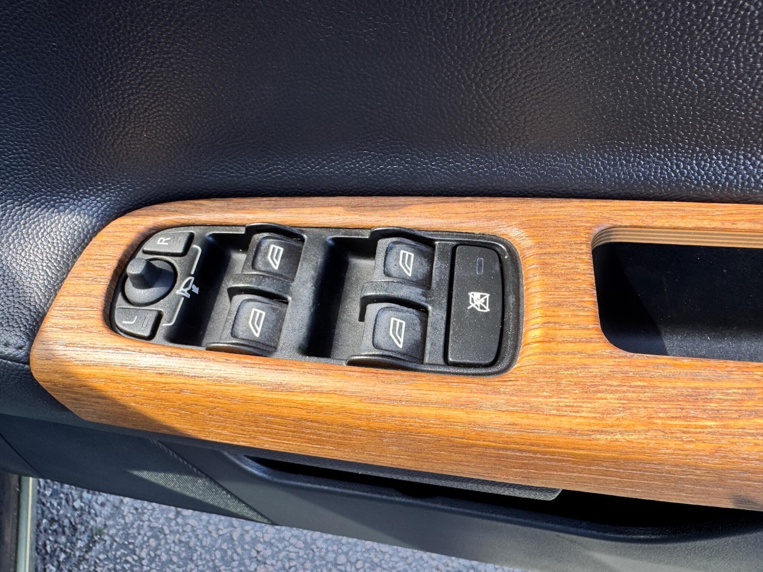 Used Volvo V50 2009 for sale - 78184563: Photo 35