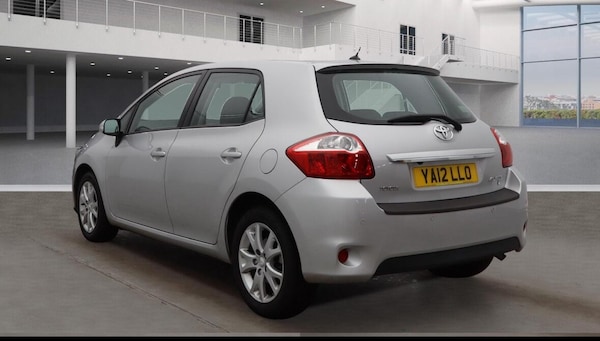 Used Toyota Auris 2012 for sale - 76317752: Photo 2