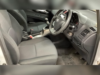 Used Toyota Auris 2012 for sale - 76317752: Photo