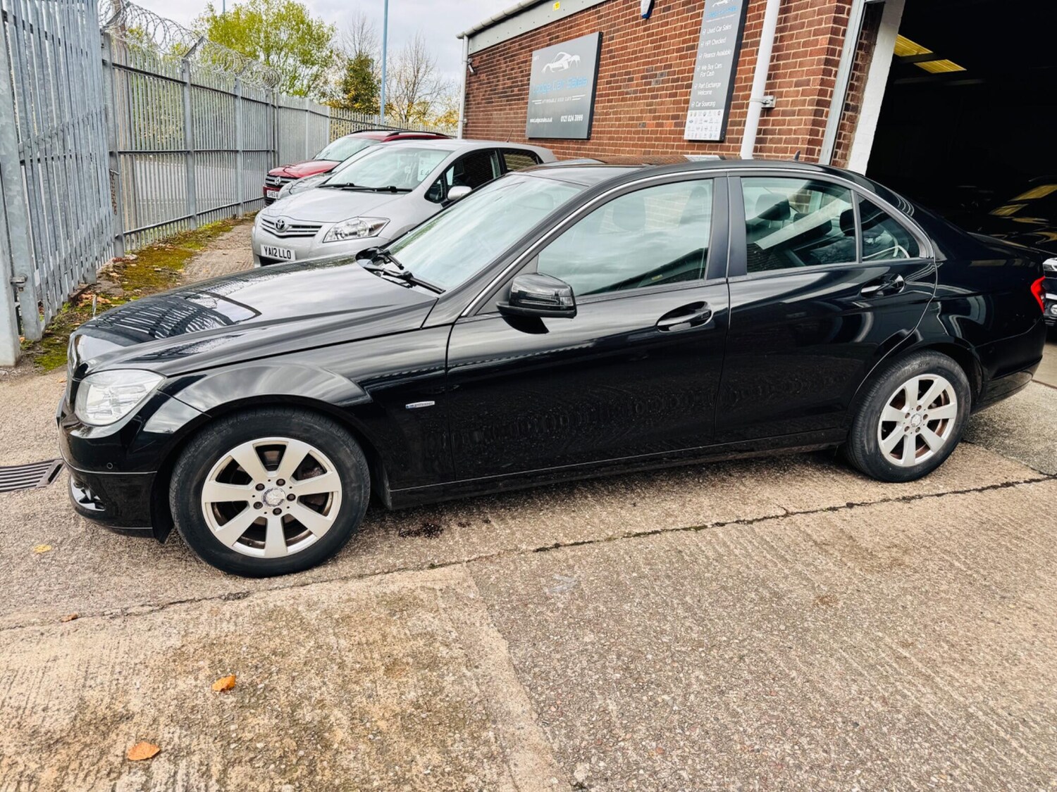 Used Mercedes-Benz C Class 2011 for sale - 76326589: Photo 5