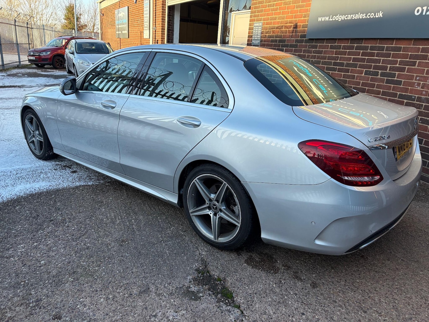 Used Mercedes-Benz C Class 2018 for sale - 77097490: Photo 2