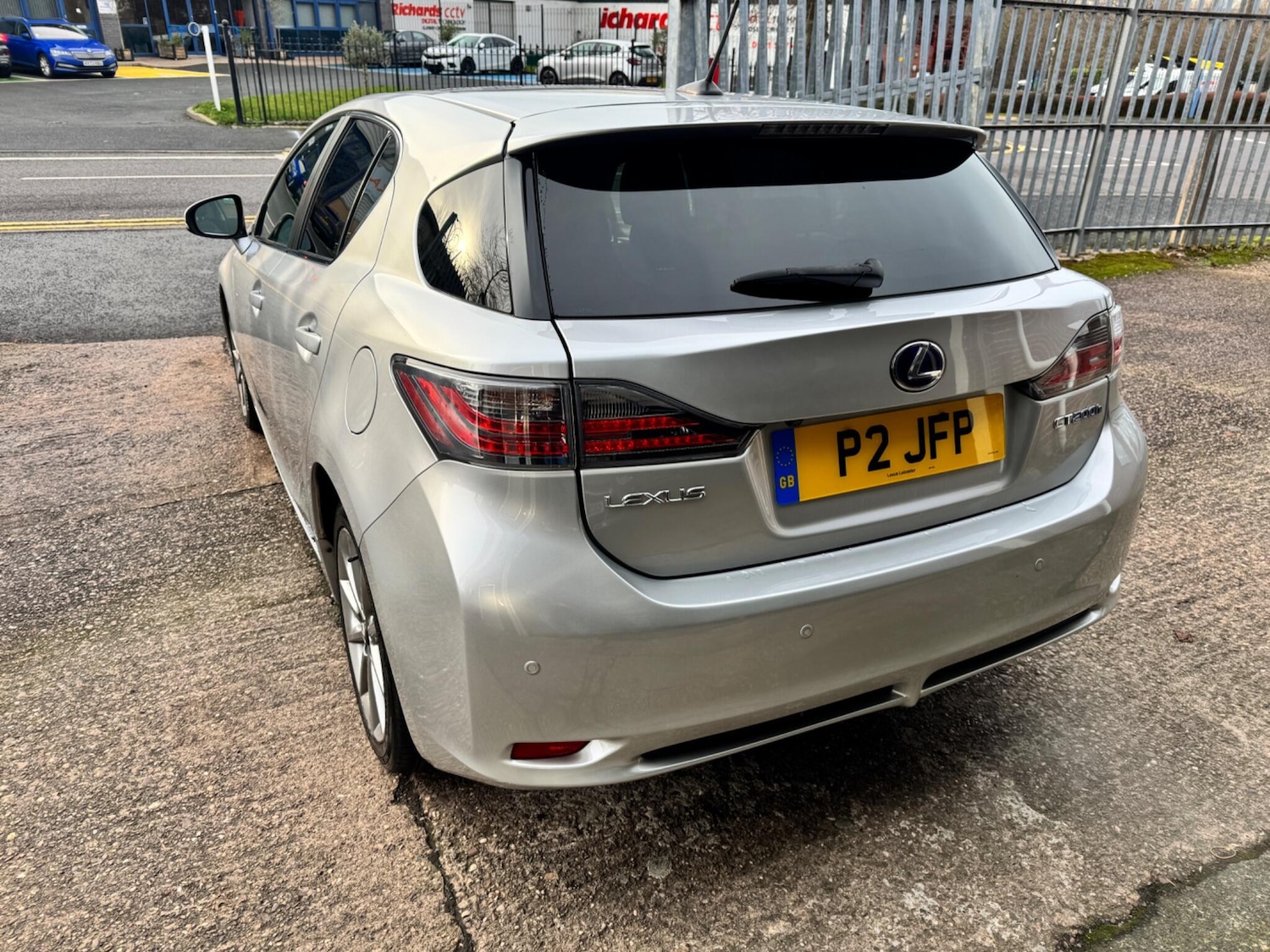 Used Lexus CT 2013 for sale - 77425241: Photo 2