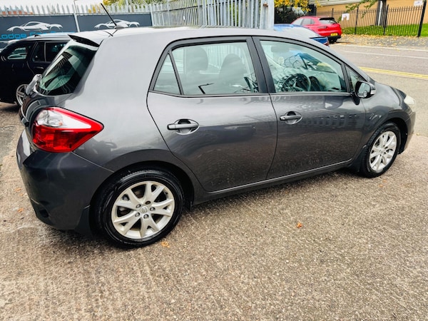 Used Toyota Auris 2011 for sale - 76295983: Photo 10
