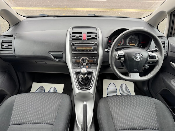 Used Toyota Auris 2011 for sale - 76295983: Photo 15