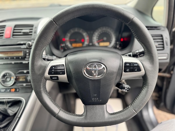 Used Toyota Auris 2011 for sale - 76295983: Photo 25