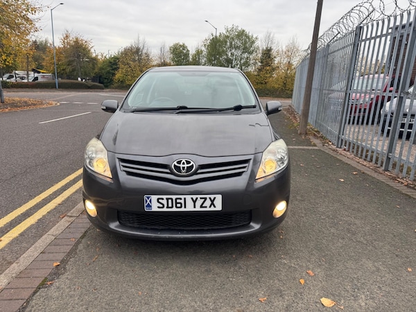 Used Toyota Auris 2011 for sale - 76295983: Photo 2