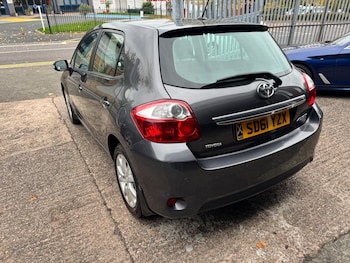 Used Toyota Auris 2011 for sale - 76295983: Photo 2