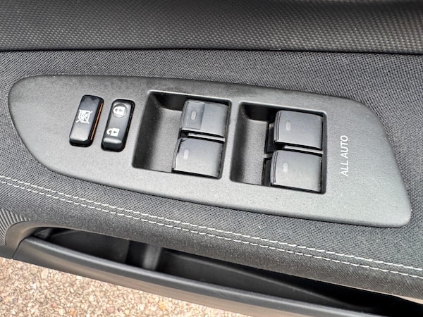 Used Toyota Auris 2011 for sale - 76295983: Photo 30