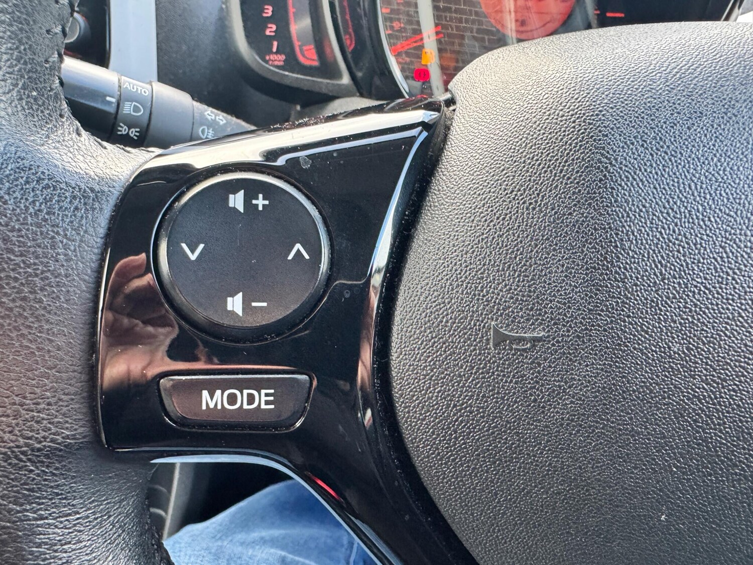 Used Peugeot 108 2015 for sale - 76620478: Photo 35