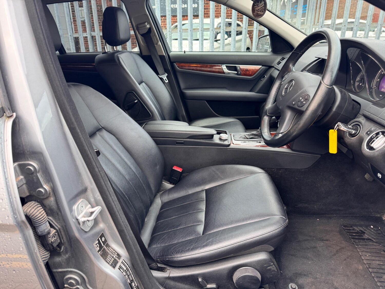 Used Mercedes-Benz C Class for sale - 77633234: Photo 3