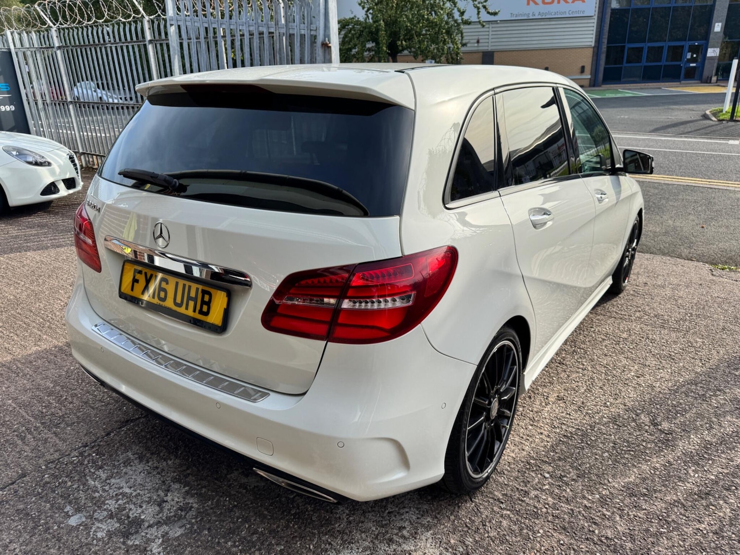 Used Mercedes-Benz B Class 2016 for sale - 76988514: Photo 11