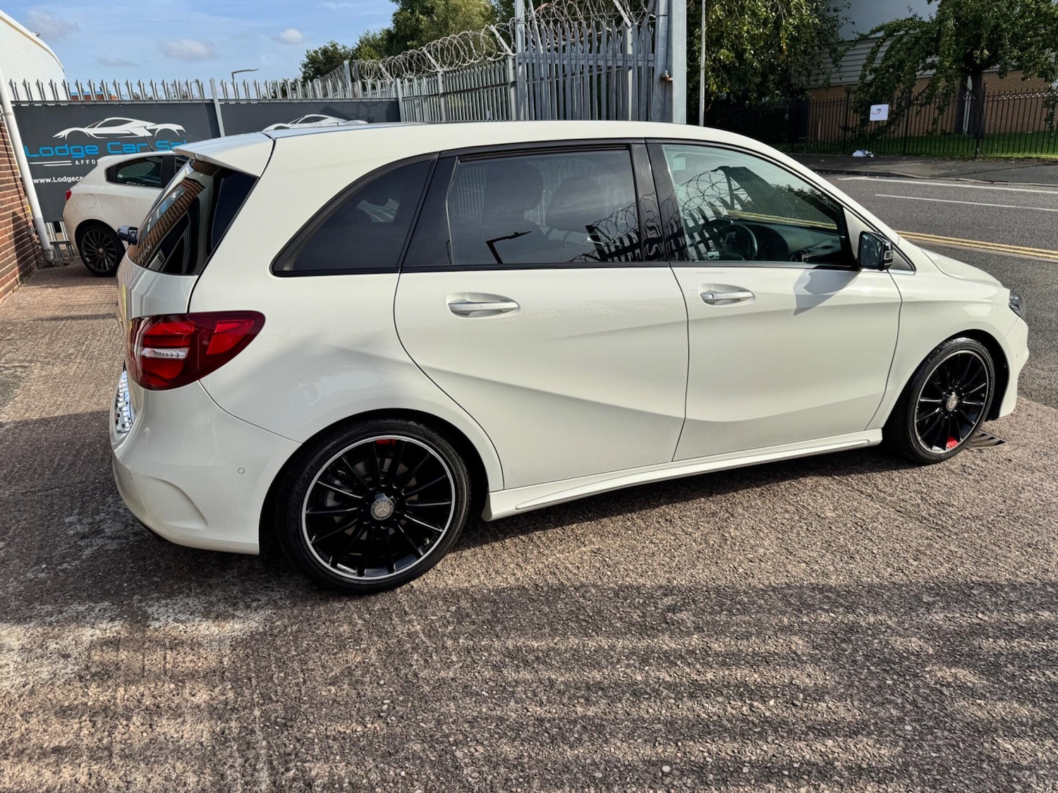 Used Mercedes-Benz B Class 2016 for sale - 76988514: Photo 12