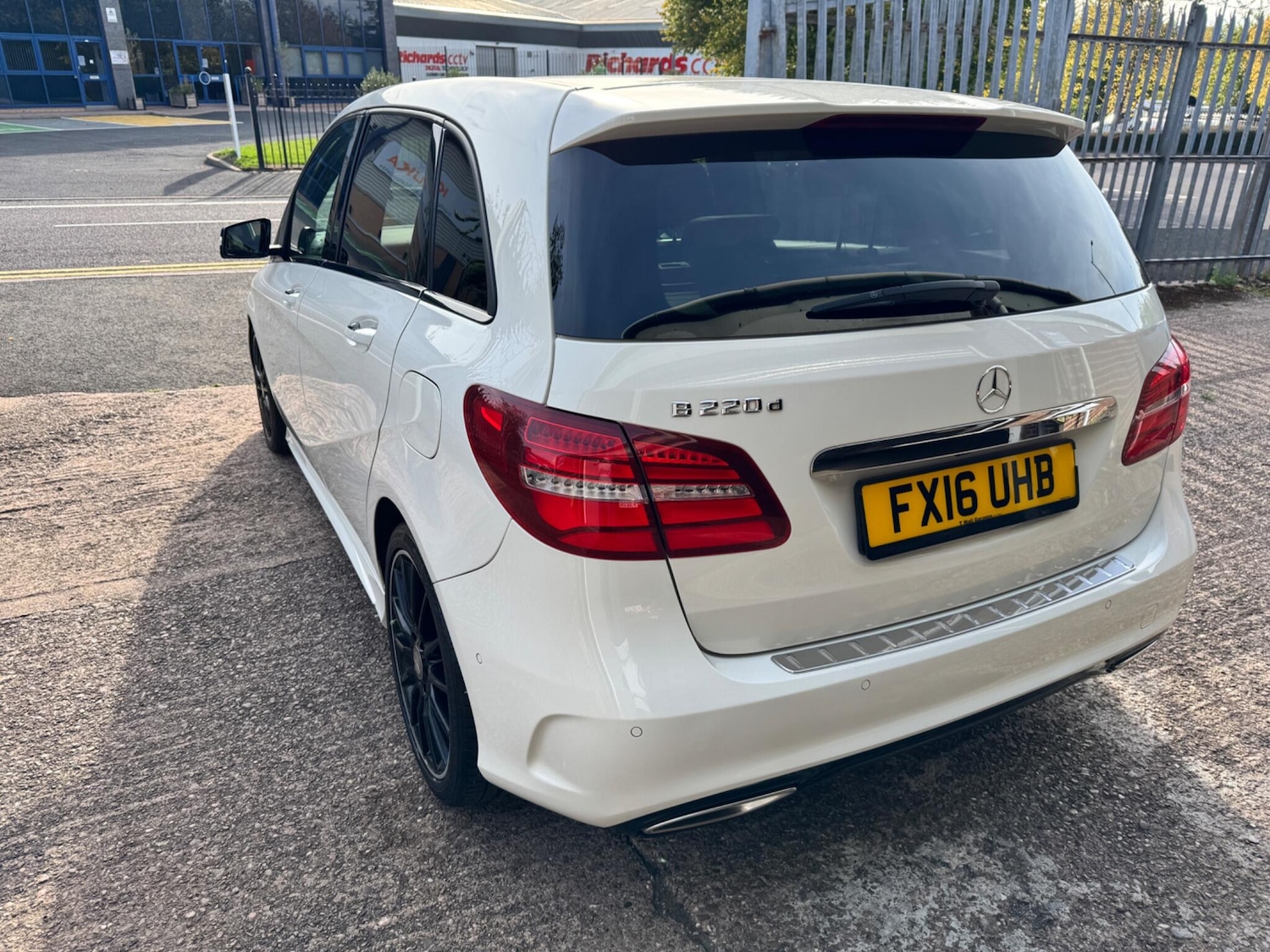 Used Mercedes-Benz B Class 2016 for sale - 76988514: Photo 9