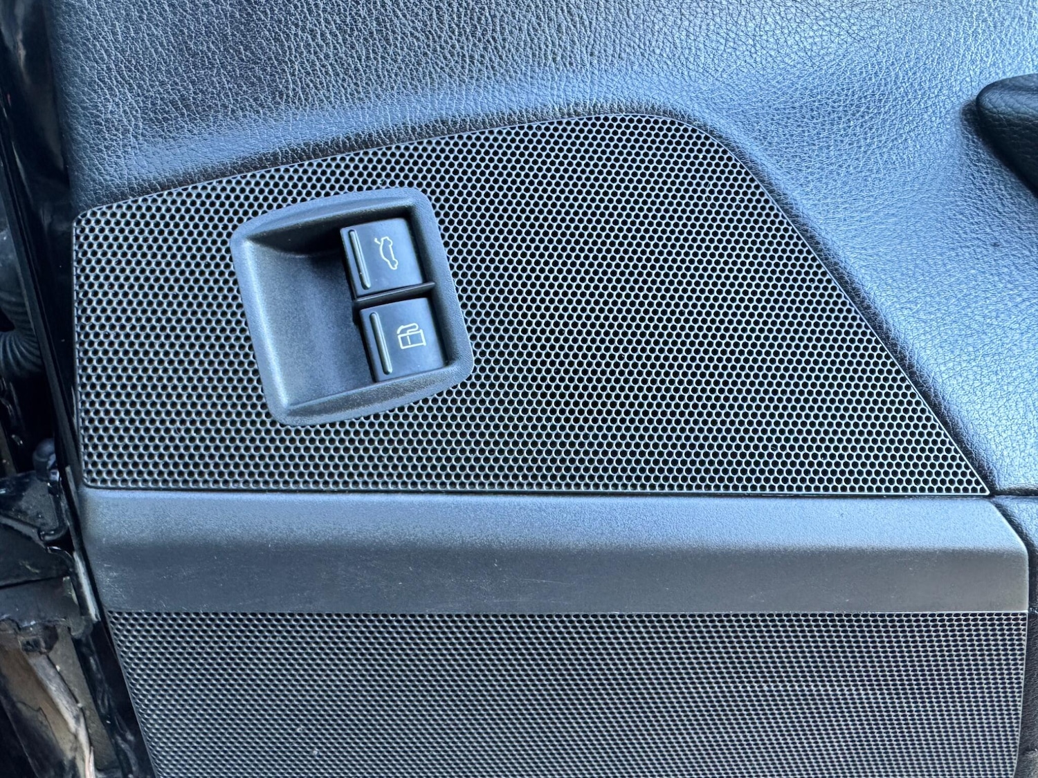 Used Volkswagen CC 2011 for sale - 76688517: Photo 46