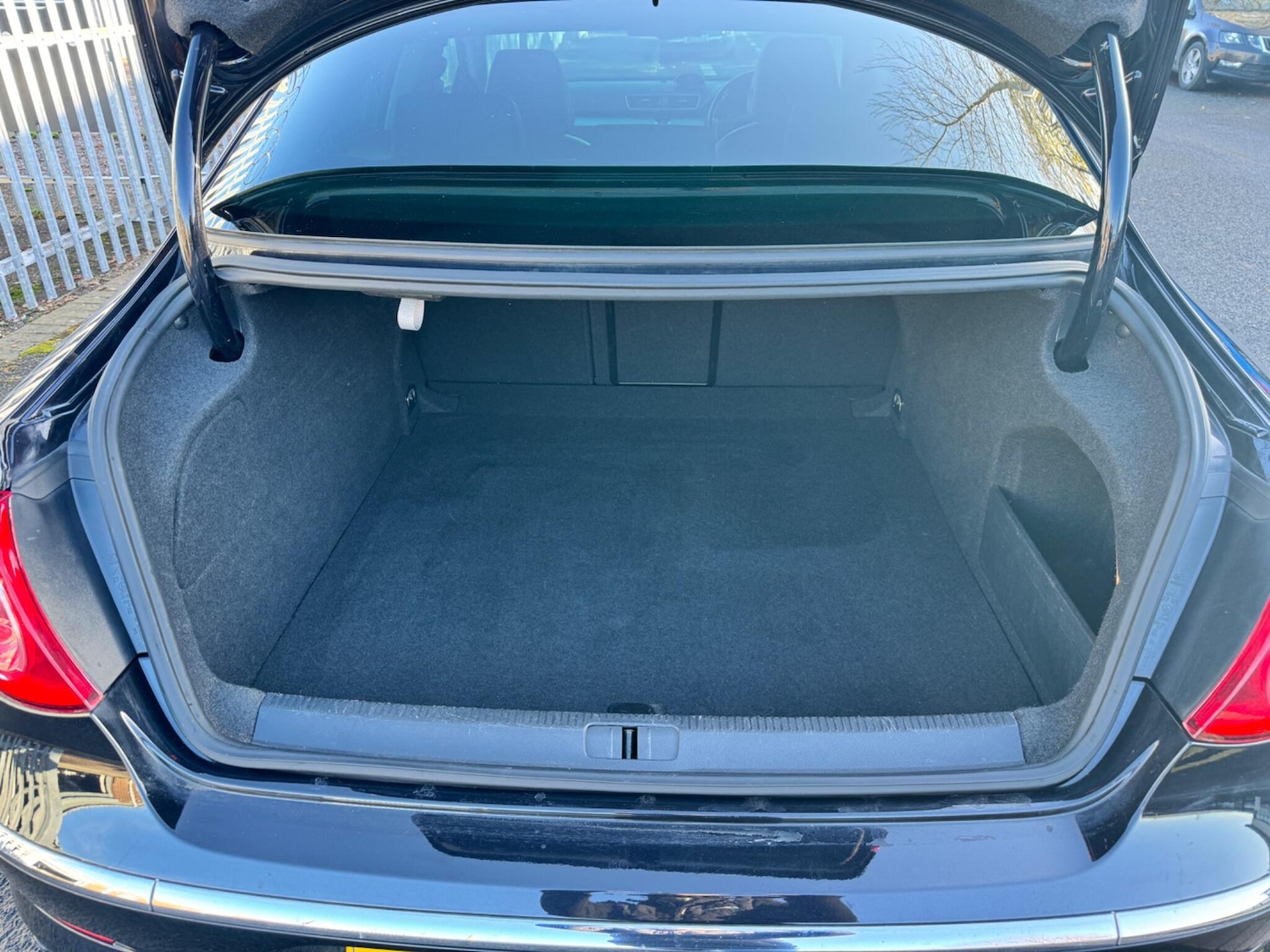 Used Volkswagen CC 2011 for sale - 76688517: Photo 47