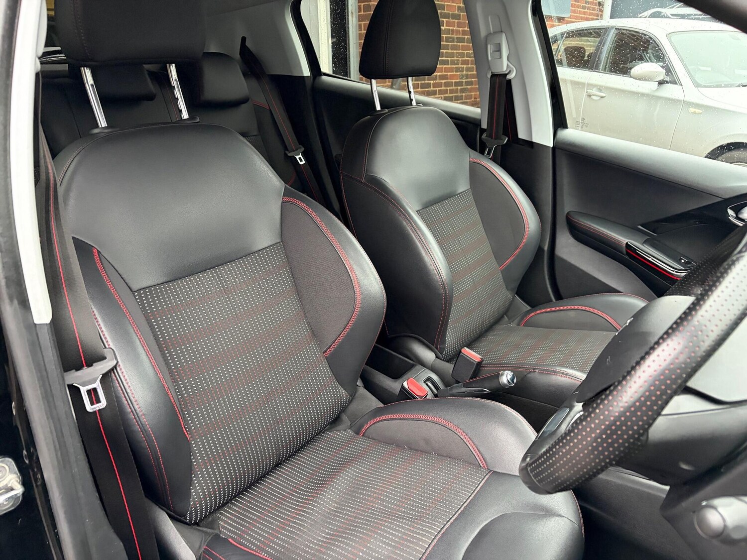 Used Peugeot 208 2017 for sale - 77468820: Photo 12