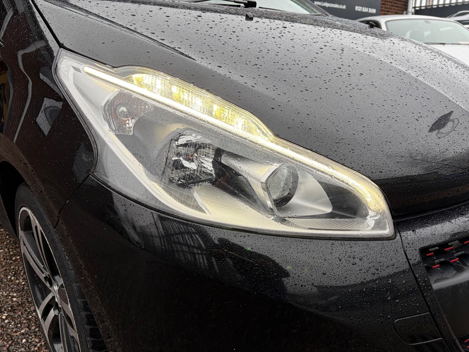 Used Peugeot 208 2017 for sale - 77468820: Photo 38