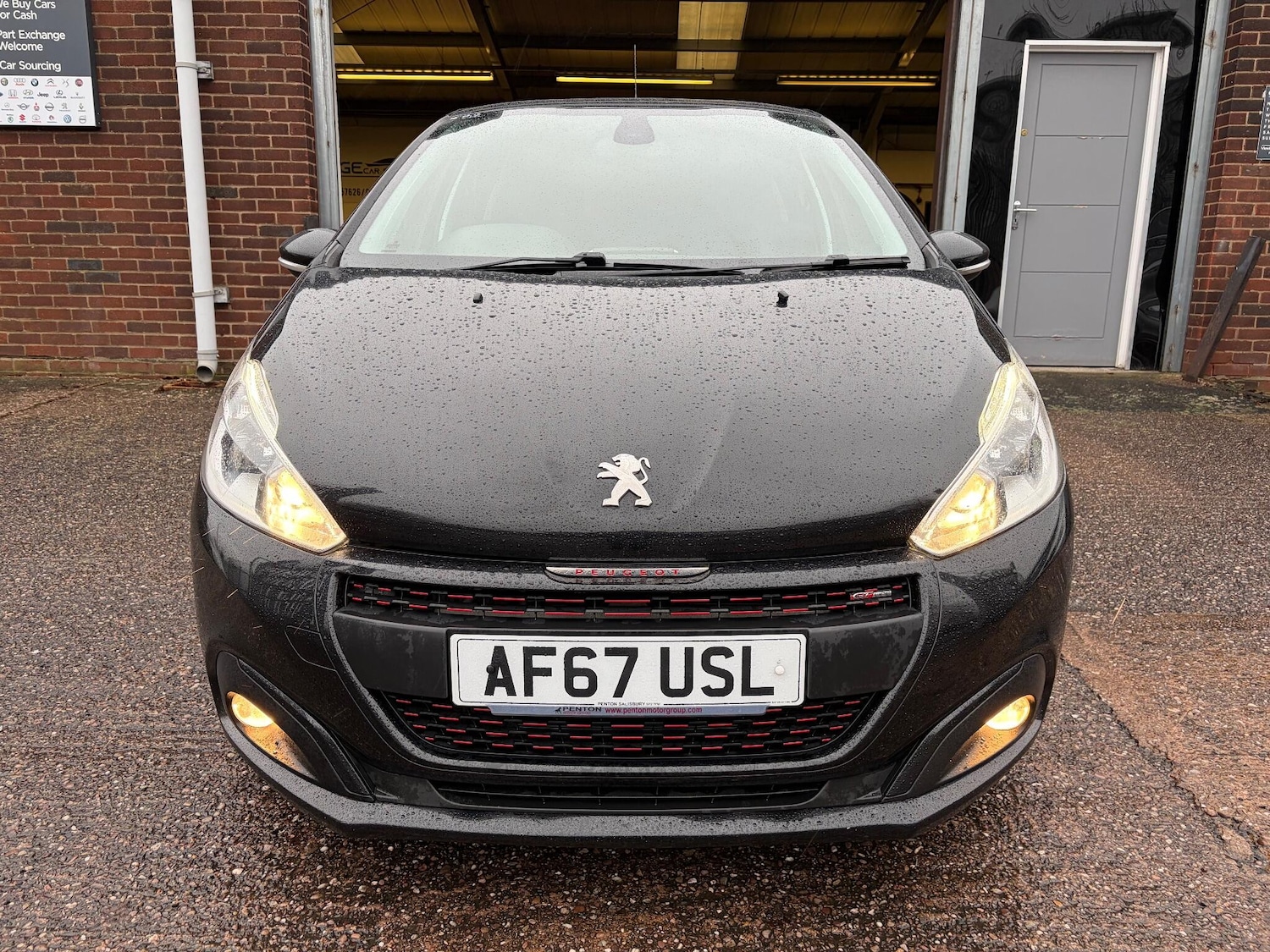 Used Peugeot 208 2017 for sale - 77468820: Photo 6