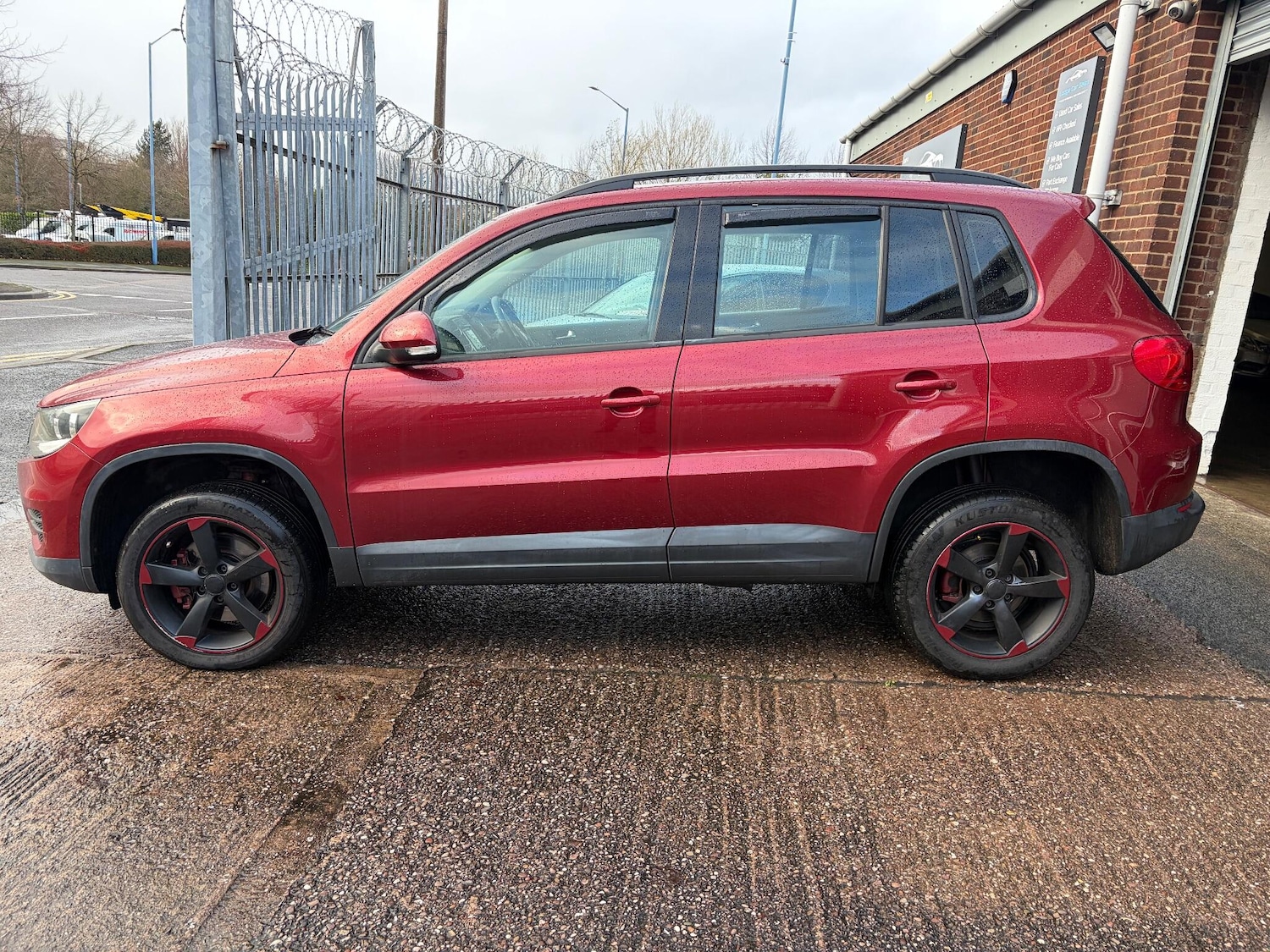 Used Volkswagen Tiguan for sale - 77794227: Photo 5