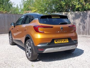 Used Renault Captur 2022 for sale - 75562572: Photo