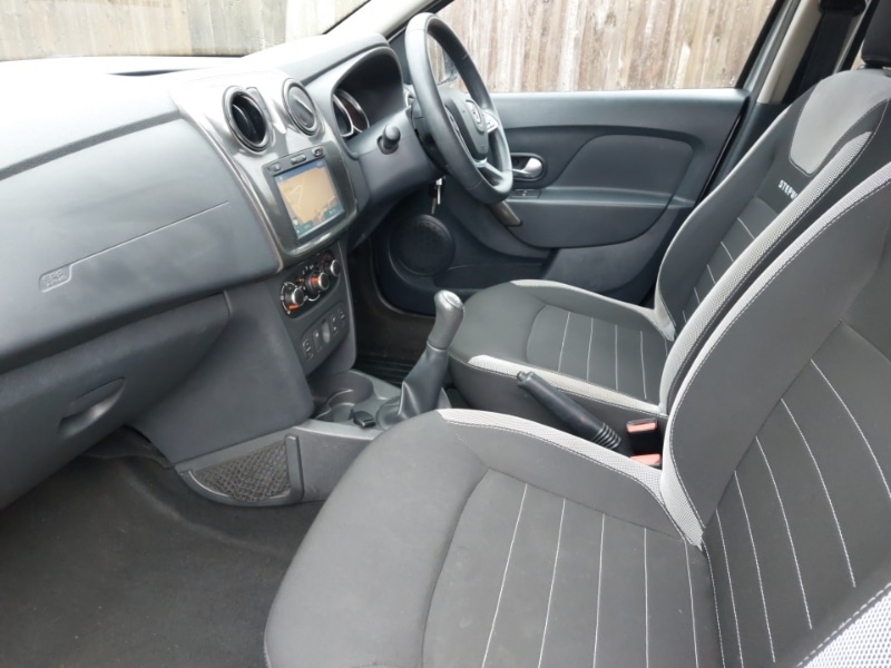 Used Dacia Sandero Stepway 2016 for sale - 77518134: Photo 5