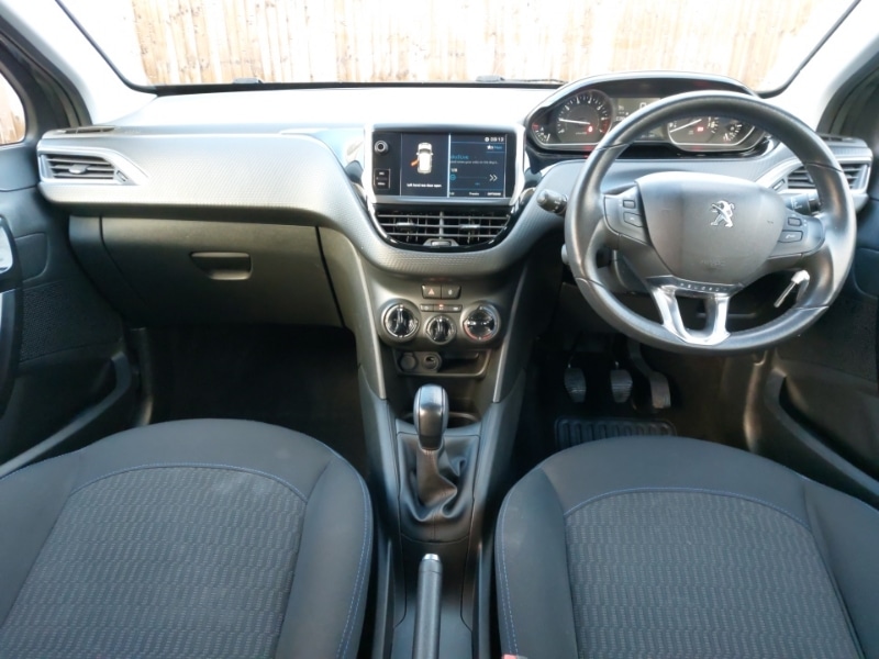Used Peugeot 208 2019 for sale - 77289759: Photo 2