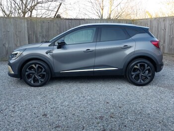 Used Renault Captur 2023 for sale - 77750935: Photo
