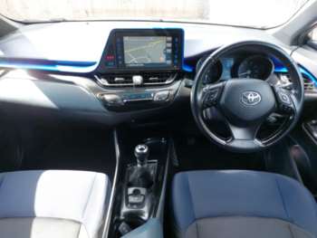 Used Toyota C-HR 2017 for sale - 74760845: Photo