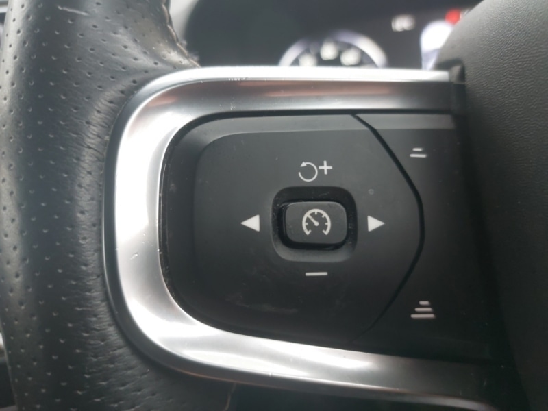 Used Volvo XC40 2021 for sale - 76533065: Photo 14