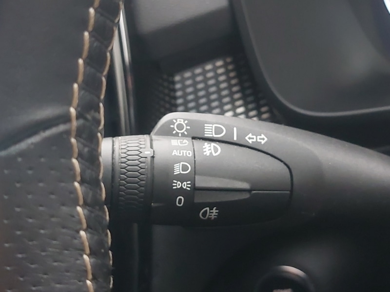 Used Volvo XC40 2021 for sale - 76533065: Photo 16