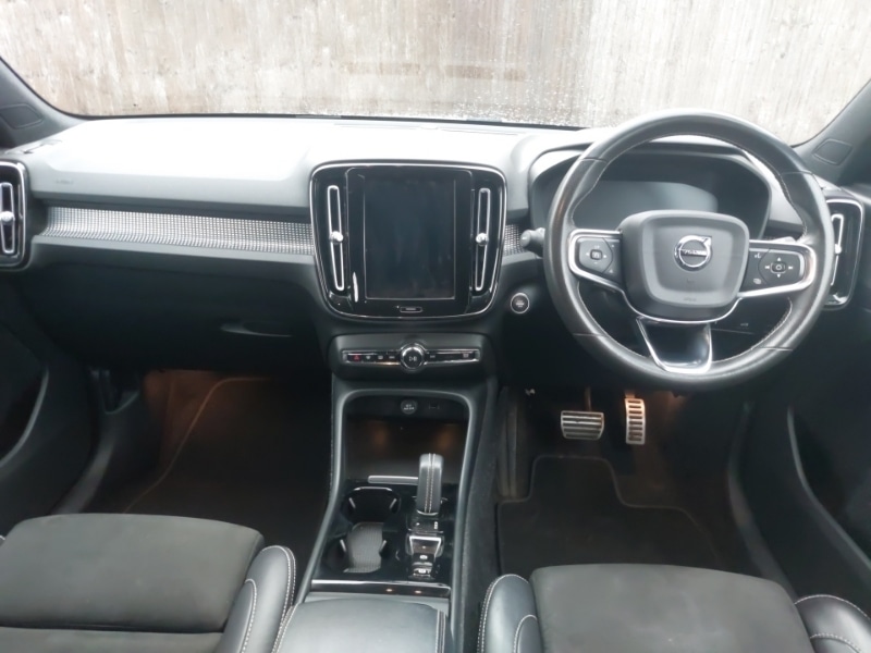 Used Volvo XC40 2021 for sale - 76533065: Photo 2