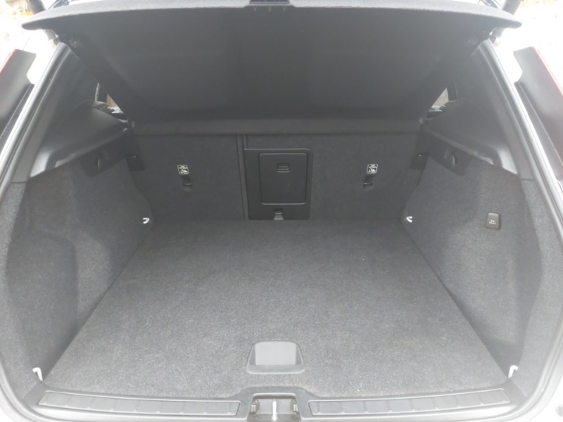 Used Volvo XC40 2021 for sale - 76533065: Photo 8