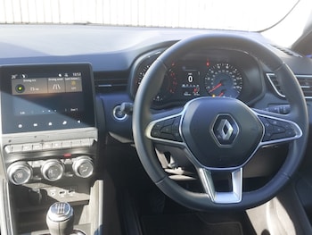 Used Renault Clio 2022 for sale - 76078565: Photo