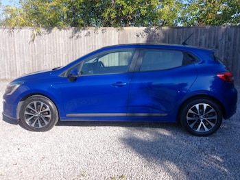 Used Renault Clio 2022 for sale - 76078565: Photo