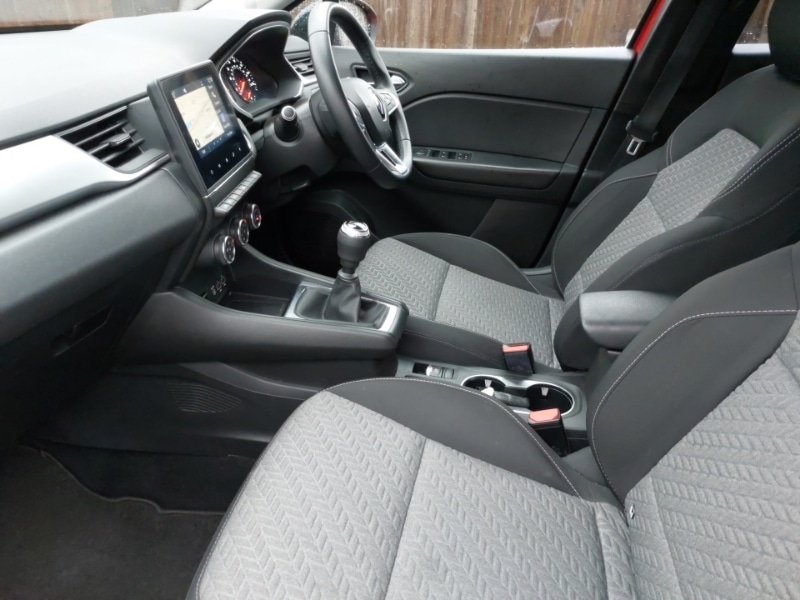 Used Renault Captur 2021 for sale - 76779945: Photo 5